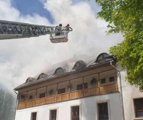Focul a fost stins la Mănăstirea Râmeț. După toată tragedia, există și o veste oarecum bună