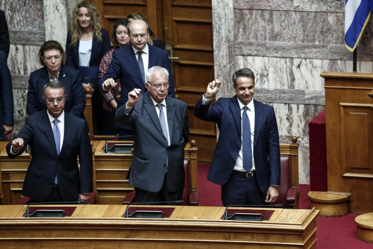 Noul Parlament al Greciei a depus jurământul