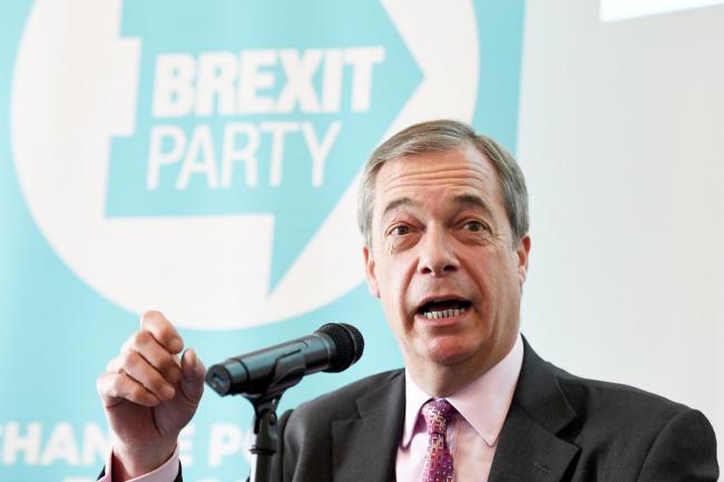 Farage: „Dacă UE forțează mâna Londrei, Parisul și Frankfurtul dispar într-un an”