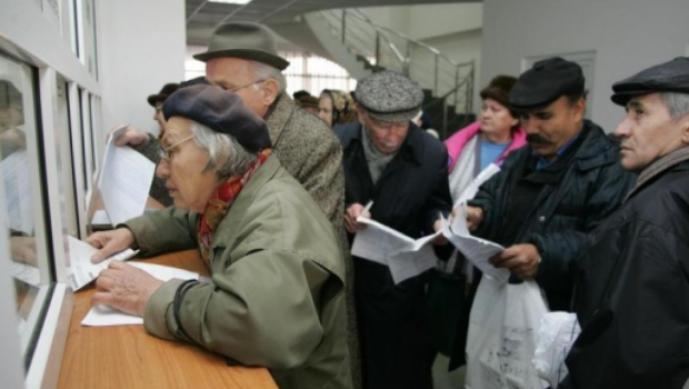 Război pe tema vârstei de pensionare a românilor. Acuzații la adresa PNL