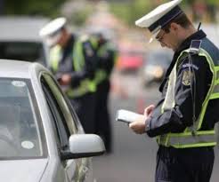 Poliția, la „ciupeală”! Mașinile „sub acoperire” de la Rutieră, parcate ilegal