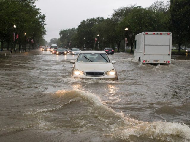 Peste capitala americană, Washington, a venit potopul. Casa Albă „a intrat la apă” 