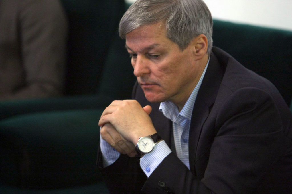 Dacian Cioloș ne face de râs în Europa! Susține un "corupt" pentru funcția de comisar european!