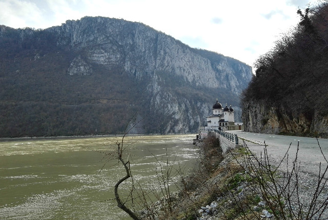 Frontierist lugojean, la trecerea Dunării, noaptea: „Înotam ca în smoală”