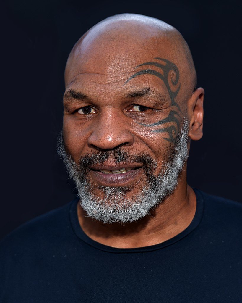 Mike Tyson se declară îndrăgostit de canabis. Ce cantitate poate să fumeze