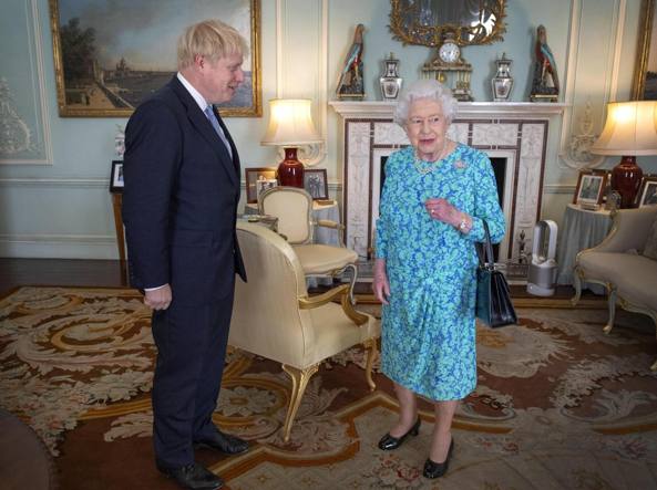 Update. Regina a aprobat cererea lui Boris Johnson de a suspenda Parlamentul