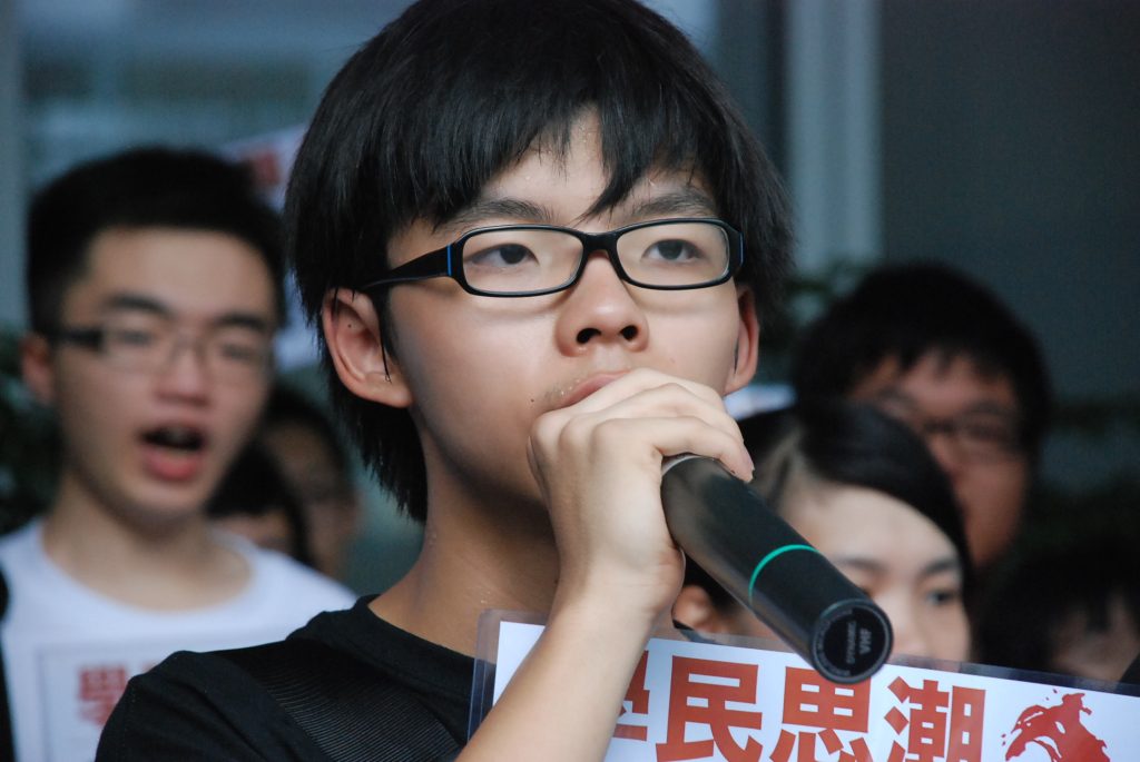 China arestează liderii pro-democrație din Hong Kong. Protestele continuă