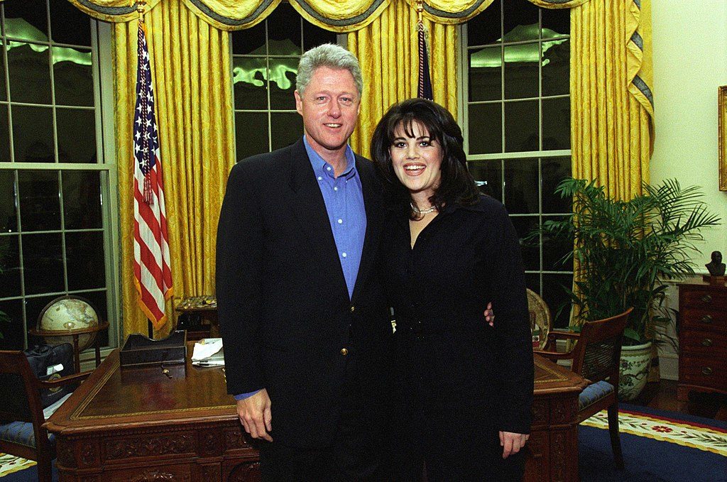 Veste-şoc pentru Clinton! Monica Lewinsky va produce o nouă serie „American Crime Story”