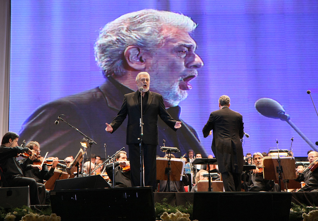  Cutremur pe scena Operei: Plácido Domingo „a călcat pe bec”