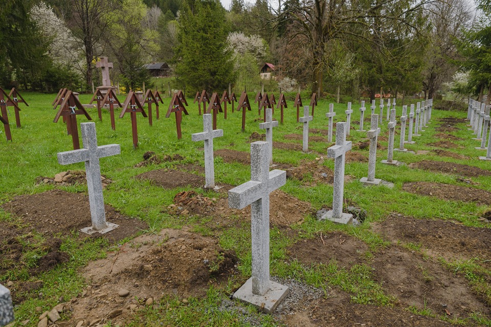 UDMR a recunoscut oficial că cimitirul eroilor din Valea Uzului nu este în Haghita