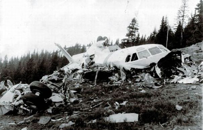 Evz.TV. Dezastrul de la Prejba. 42 de oameni uciși într-un accident aviatic ascuns de Ceaușescu