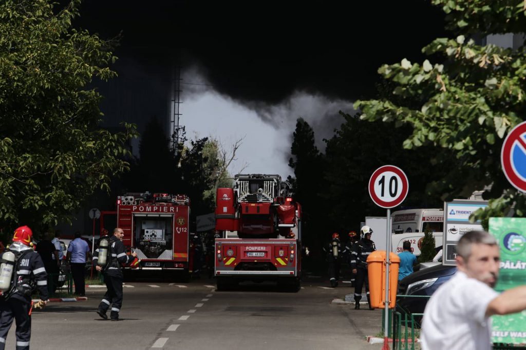 Evz.TV. Imagini inedite de la incendiul din Capitală. Cum au reacționat oamenii