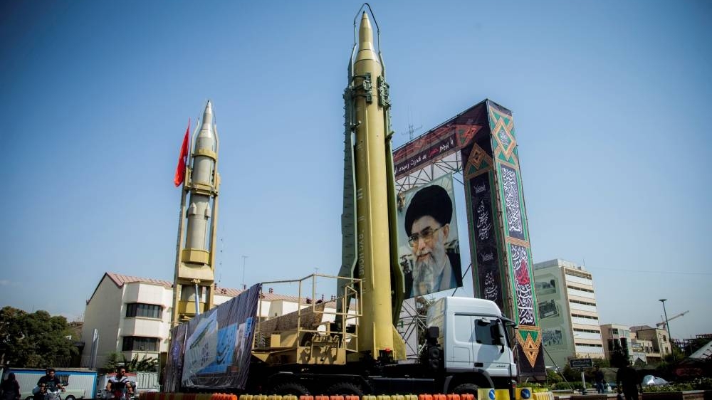 Iranul a prezentat trei noi tipuri de rachete care vor ajuta Iranul să facă față ”conspirațiilor Marelui Satan”