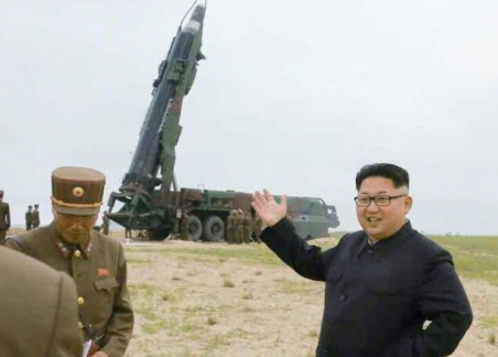 Kim Jong Un suspendă toate acțiunile militare împotriva Coreei de Sud