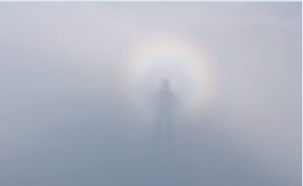 Fenomen extrem de rar pe muntele Ceahlău. Zeci de persoane au trăit momente unice în viaţă