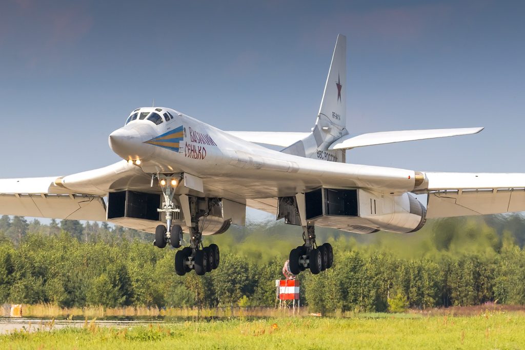 Rusia începe modernizarea bombardierelor  strategice din dotarea aviației militare