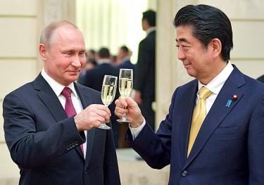 Rusia este dispusă să cedeze Japoniei două insule din arhipelagul Kurile