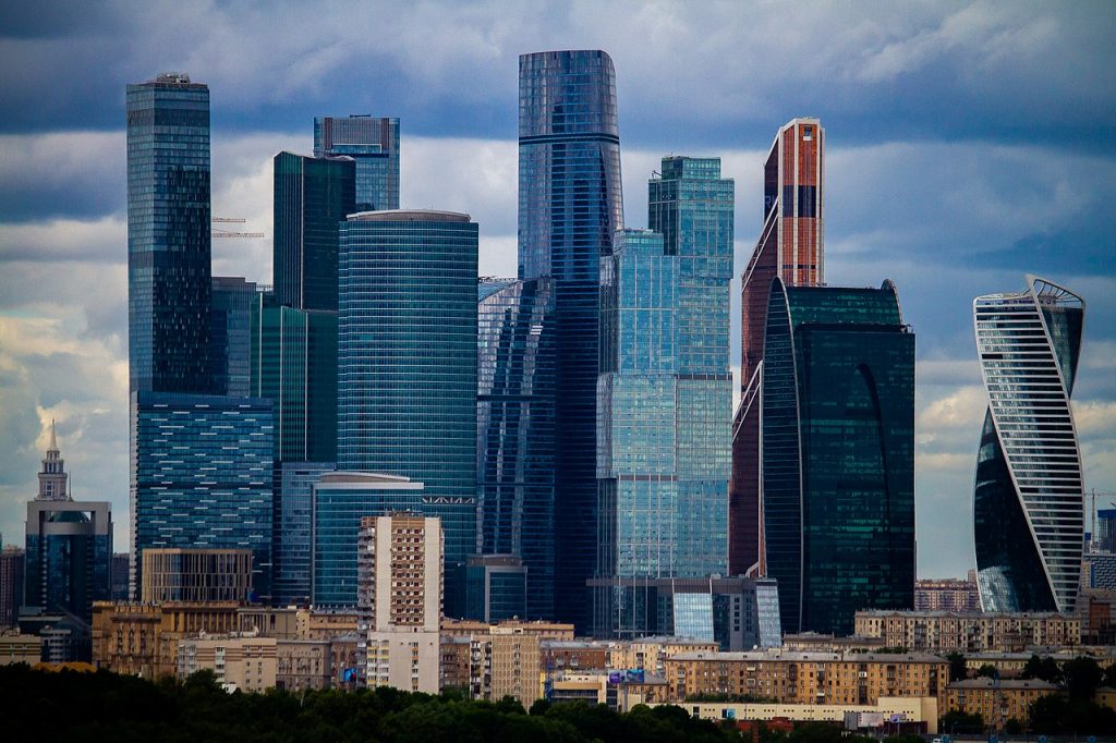 Rusia mută ministerele în centre de afaceri