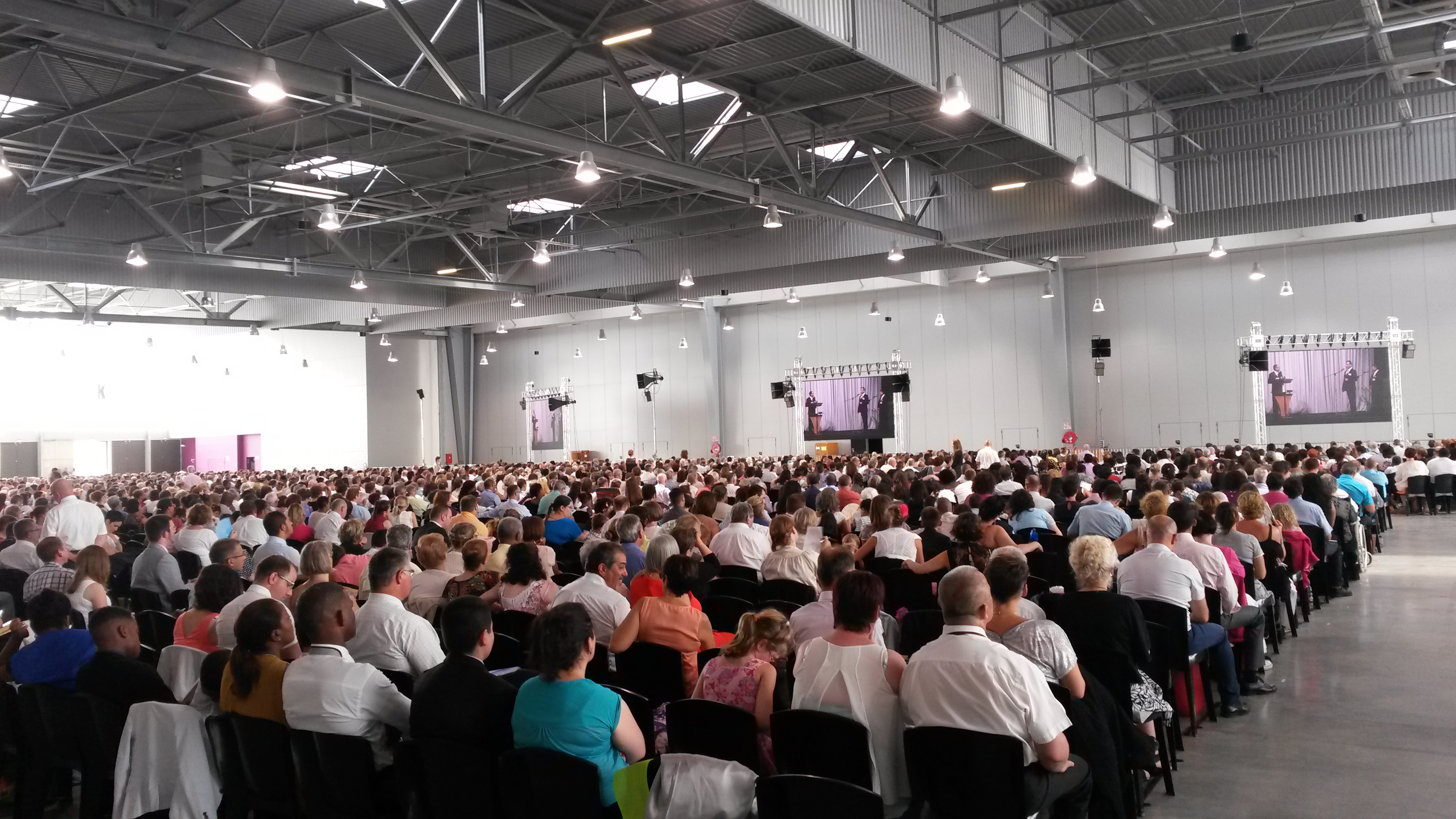 Scandal monstru printre rândurile Martorilor lui Iehova. Adepţii încep să vorbească