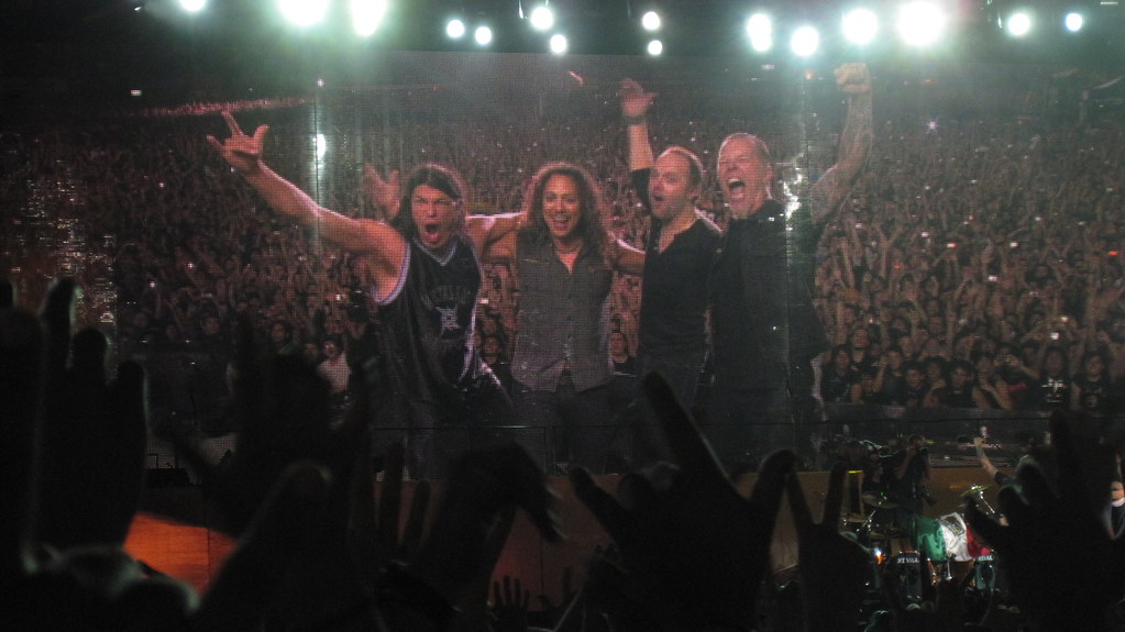 Metallica își suspendă turneul. Vina o poartă celebrului solist James Hetfield