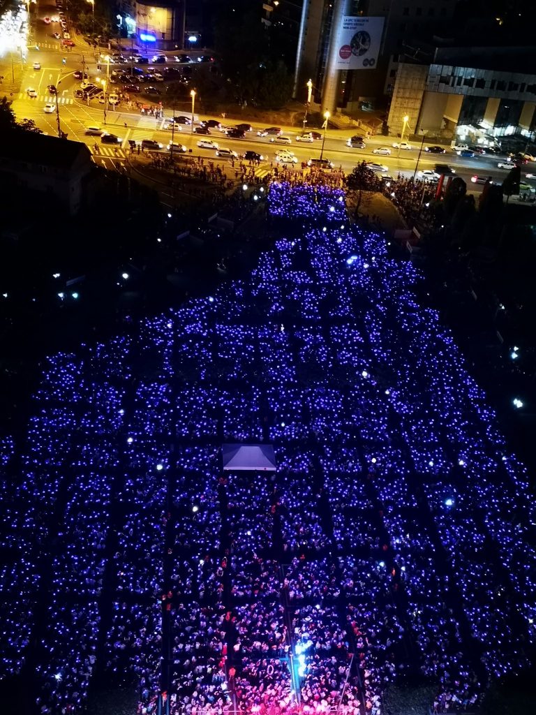 Record mondial: cele mai multe LED-uri aprinse simultan