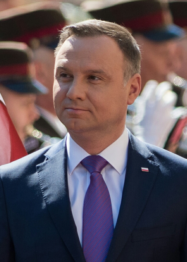 Președintele Poloniei, încurcat de COVID-19, va tremura în turul II