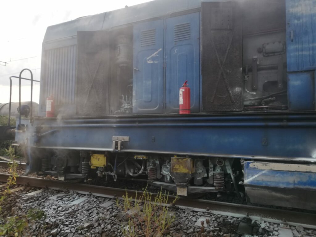 Locomotivă în flăcări în Timiș