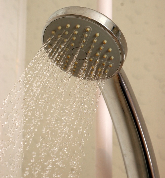 Maxim 5 minute de duș pe zi. Australia raționalizează apa