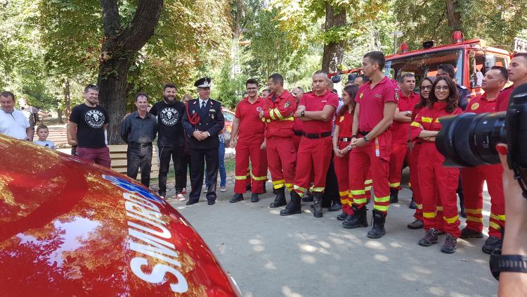 „Bărboșii” din Cluj au donat a doua ambulanță de intervenție pentru SMURD