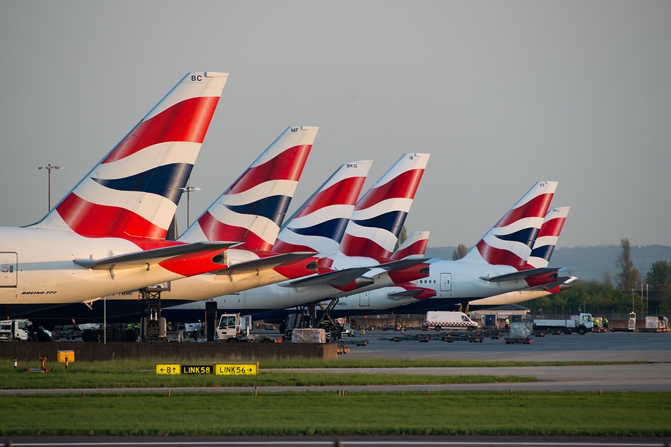 Haos în Marea Britanie! Sute de zboruri anulate