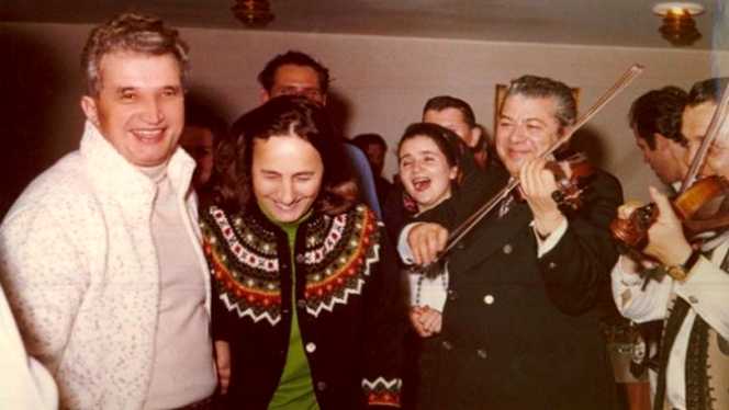 Rezolvarea unei dileme: Ce iubea mai mult Ceaușescu, naiul lui Gheorghe Zamfir sau sarmalele. Spovedania lui ”Dumnezeu”