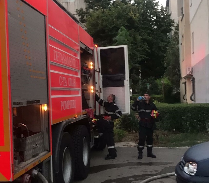 Explozie în Pitești. Un apartament a sărit în aer!