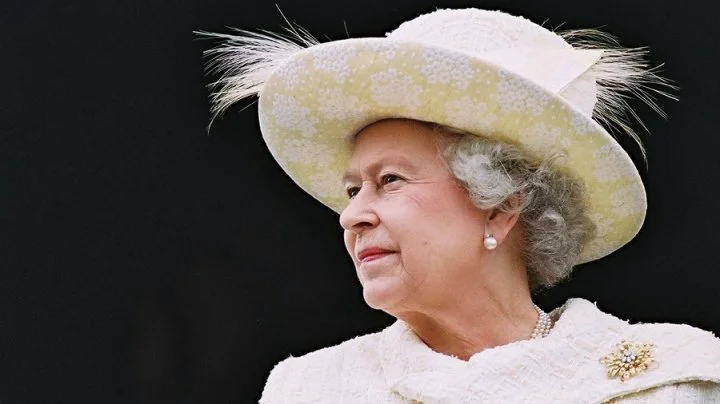 Scandal la Palatul Buckingham! Regina a răbufnit la adresa premierului