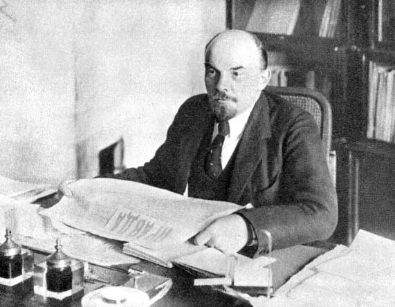 Lenin le oferă nemților Petrogradul și Moscova