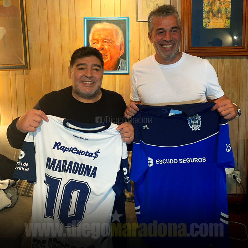 Maradona a revenit în fotbal! „El Pibe D`Oro” a semnat cu o echipă de tradiție