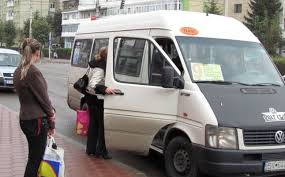 Autobuzele groazei circulă pe șoselele din România