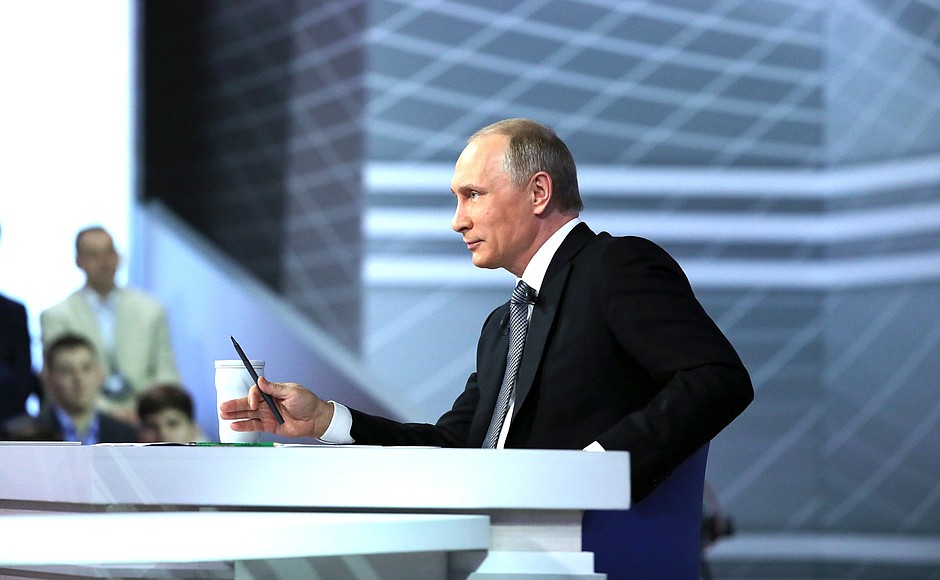 Vladimir Putin, din nou la Paris. Ce face liderul de la Kremlin în Franța