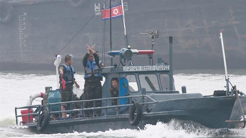 Focuri de armă pe mare. Grănicerii lui Putin au fost atacați de braconierii lui Kim Jong Un