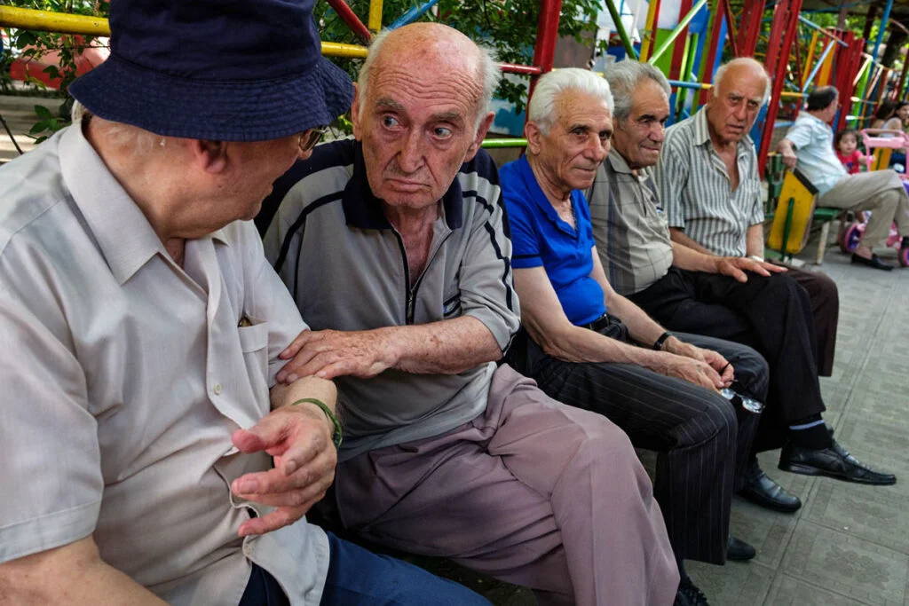 Pandemia a redus alarmant speranța de viață în România. Se trăiește din ce în ce mai puțin