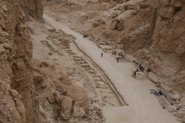 Atelierele meşteşugarilor care au lucrat la piramide, descoperite în Valea Regilor