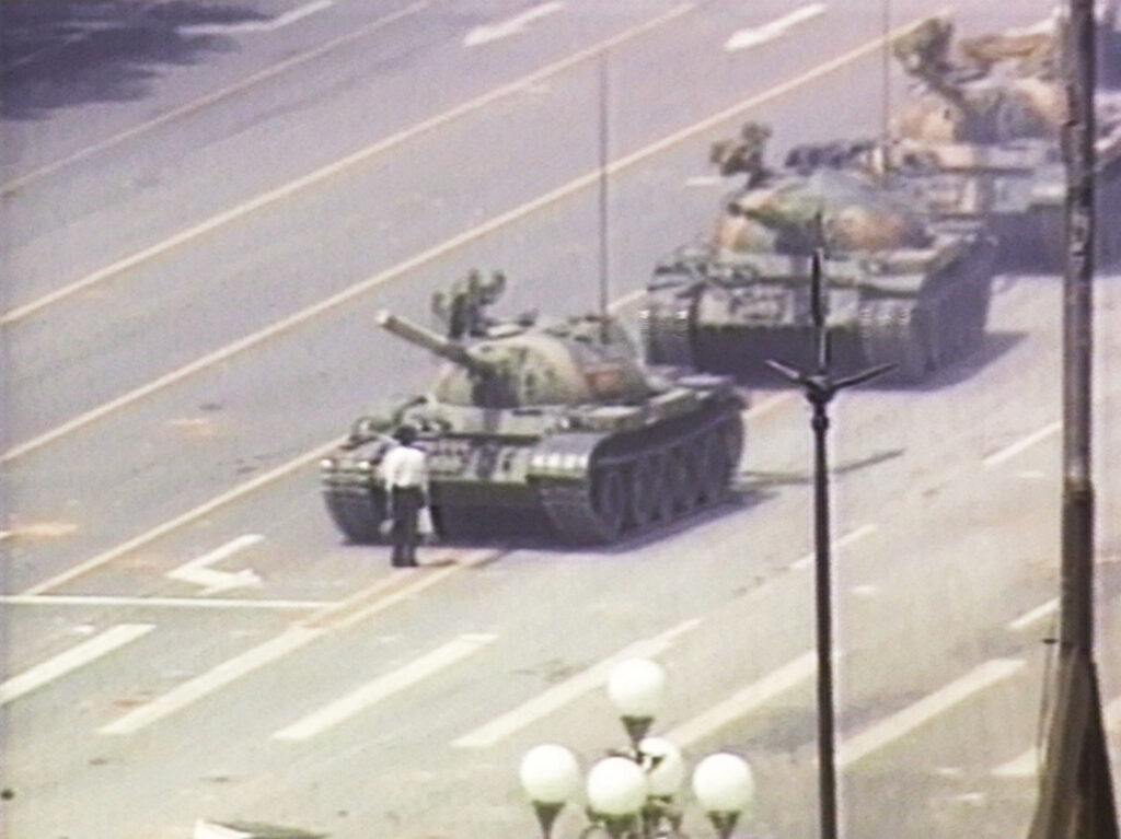 S-a tras cu tunul în Tiananmen! Partidul Comunist Chinez o face din nou!