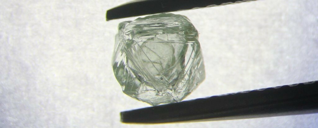 Diamantul siberian „Matrioșka”. O nestemată în burta căreia se află un alt diamant