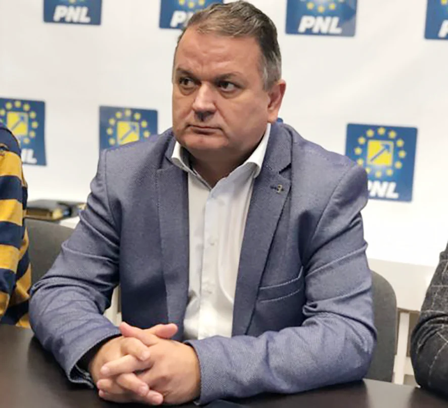 Consilierul lui Orban, declarații halucinante. Negaționist al virusului, în sânul PNL?