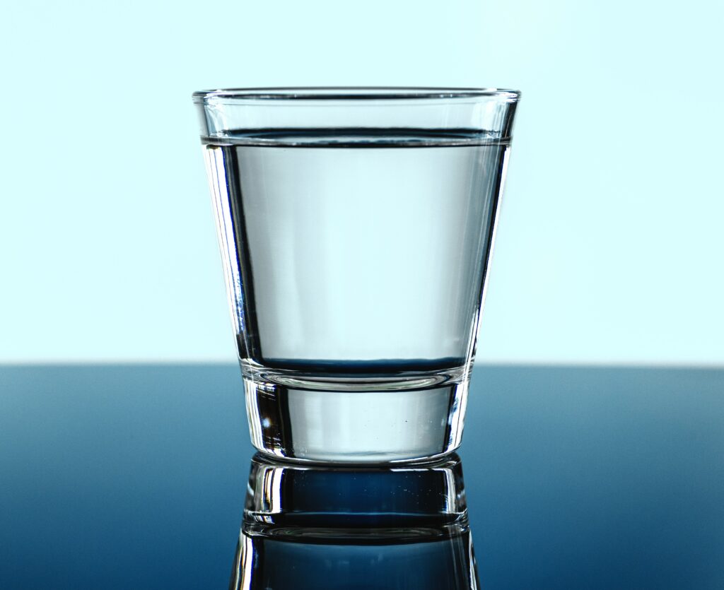 Este sau nu este apa cea mai hidratantă băutură? Cine a detronat-o