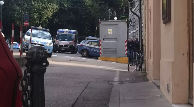 Doi polițiști, împușcați mortal în fața sediului poliției din Trieste (VIDEO)