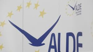 S-au încins spiritele la ALDE! Bătaie ca în filme între liderii lui Tăriceanu