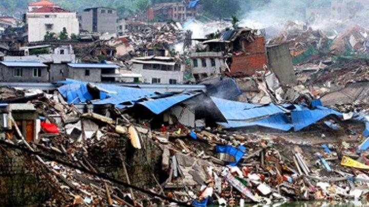 Breaking News. 17 morți, 6.500 de case distruse. Sute de mii de oameni, în pericol