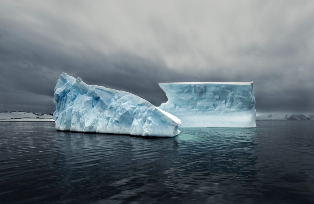 Cel mai mare aisberg din lume s-a dezintegrat. VIDEO