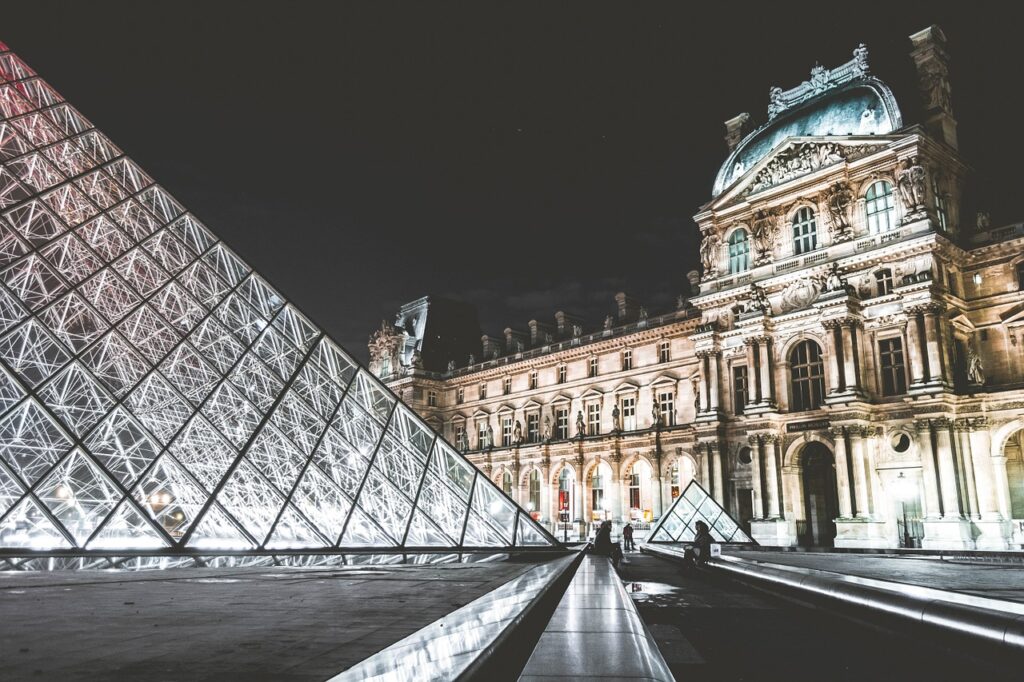 Succes uriaș. 300.000 de oameni vor să vadă Expoziţia Secolului, la Muzeul Luvru din Paris