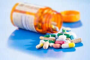 Medicamentul care i-ar putea salva pe cei cu forme ușoare de Covid-19, nu există în farmacii